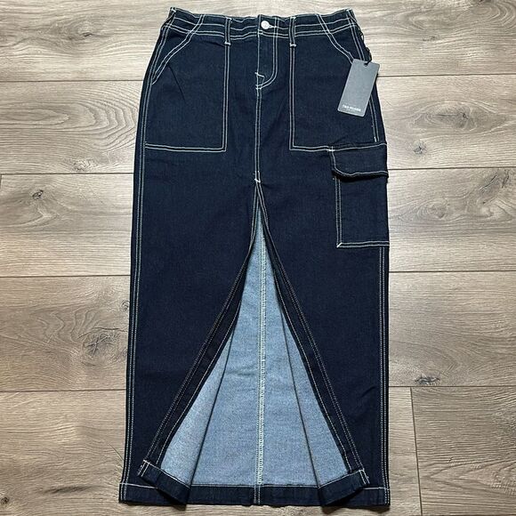 True Religion High Rise Denim Maxi Skirt Dark Wash Blue Size 26 - Picture 1 of 11